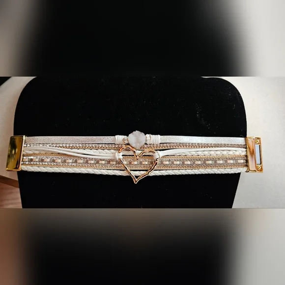 Elegant White and Gold Heart Layered Bracelet OS - Picture 3 of 4